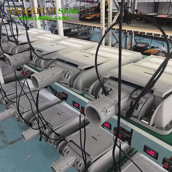 Đèn năng lượng mặt trời Yamafuji Solar ISSL-C-100W chất lượng Đèn năng lượng mặt trời Yamafuji Solar ISSL-C-100W chất lượng