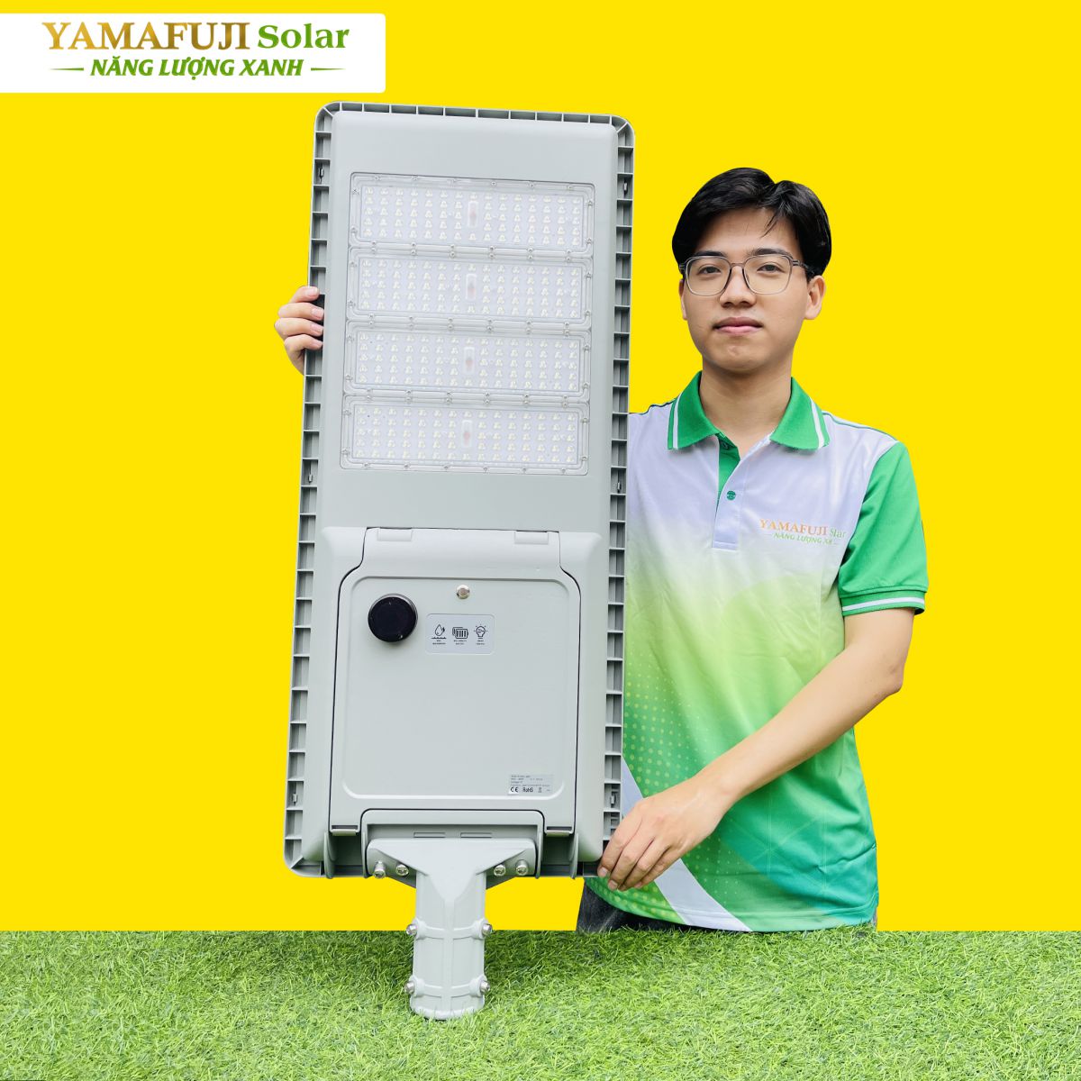 Đèn năng lượng mặt trời Yamafuji Solar ISSL-C-100W cao cấp