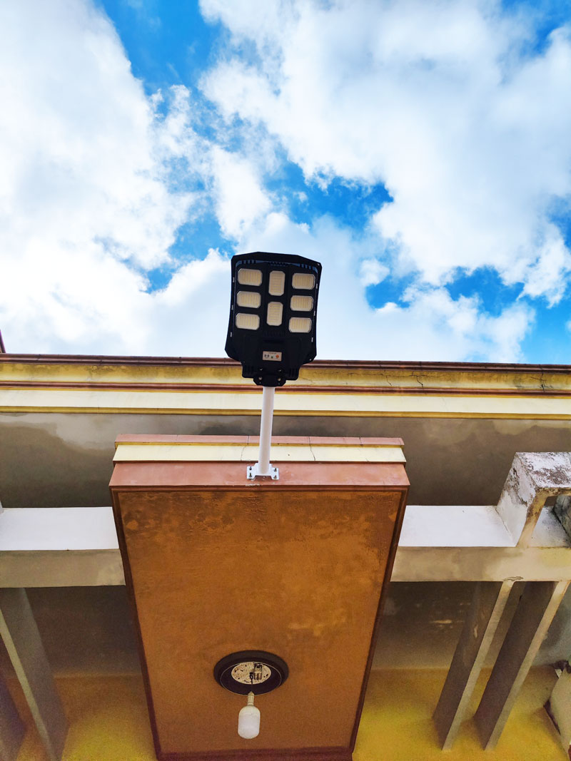 Đèn năng lượng mặt trời Yamafuji Solar ISGL08A-300W Đèn năng lượng mặt trời Yamafuji Solar ISGL08A-300W